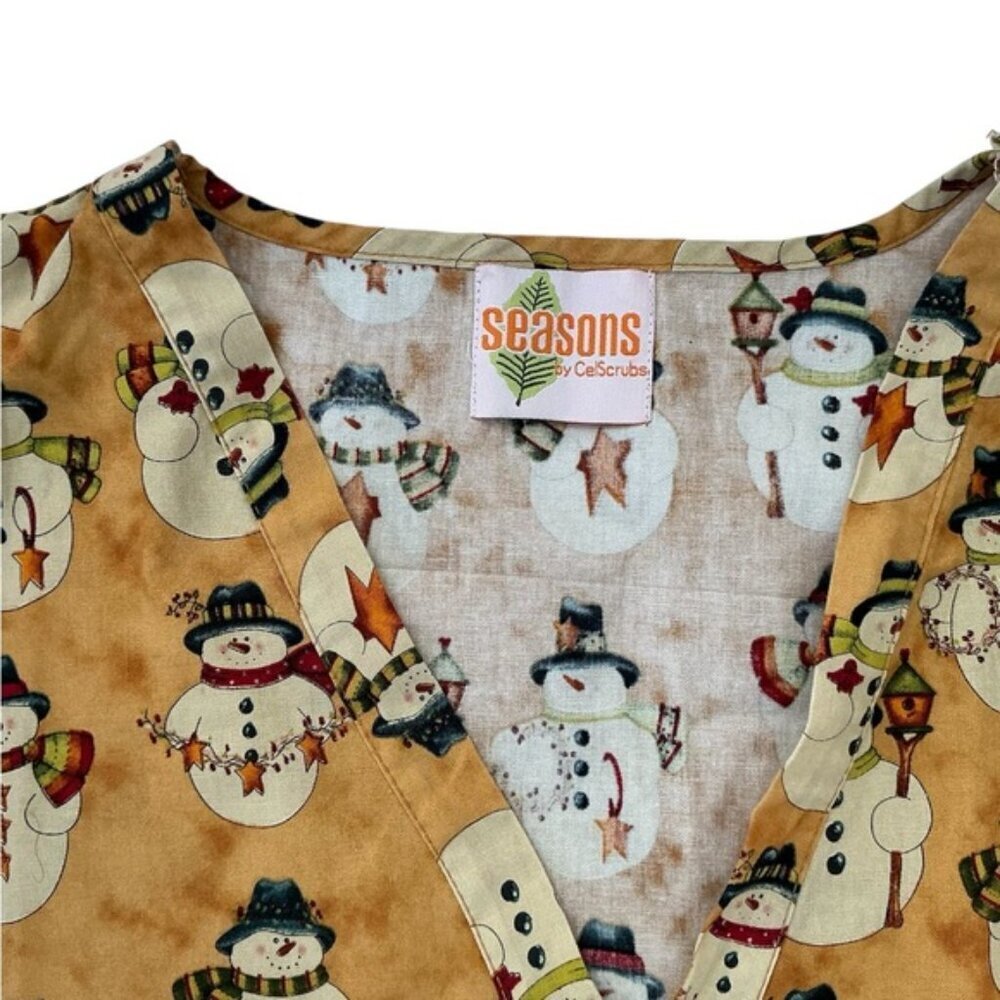 Seasons CelScrub Cotton Scrub Top V Neck Holiday Snowman Birdhouse Gold Spice XL - Picture 2 of 16
